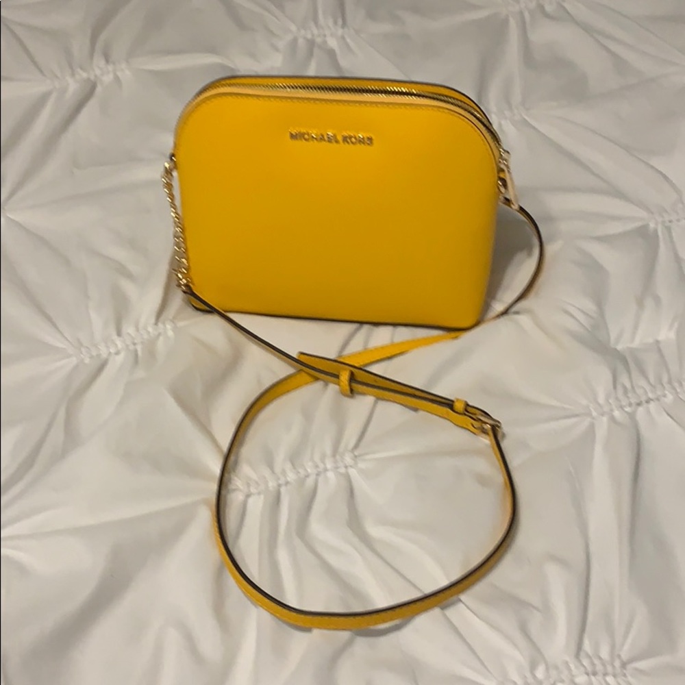 Michael kors crossbody